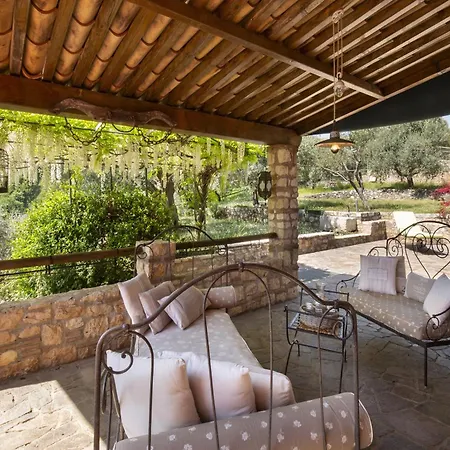 Terrarossa With Pool In The Vineyard * Mezzane di Sotto