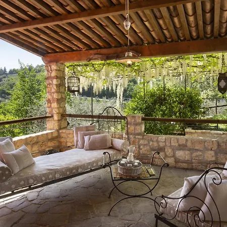 Villa Terrarossa With Pool In The Vineyard