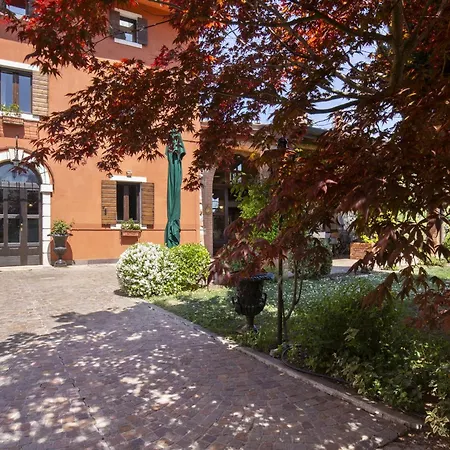 Villa Terrarossa With Pool In The Vineyard Mezzane di Sotto