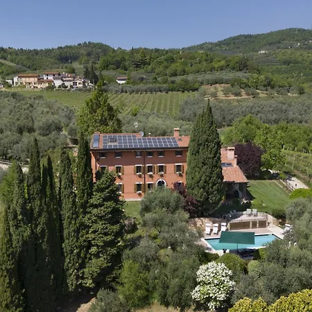 Terrarossa With Pool In The Vineyard *